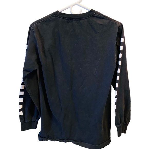 ⭐️ VANS Black Long Sleeved Logo Tee - Picture 2 of 5